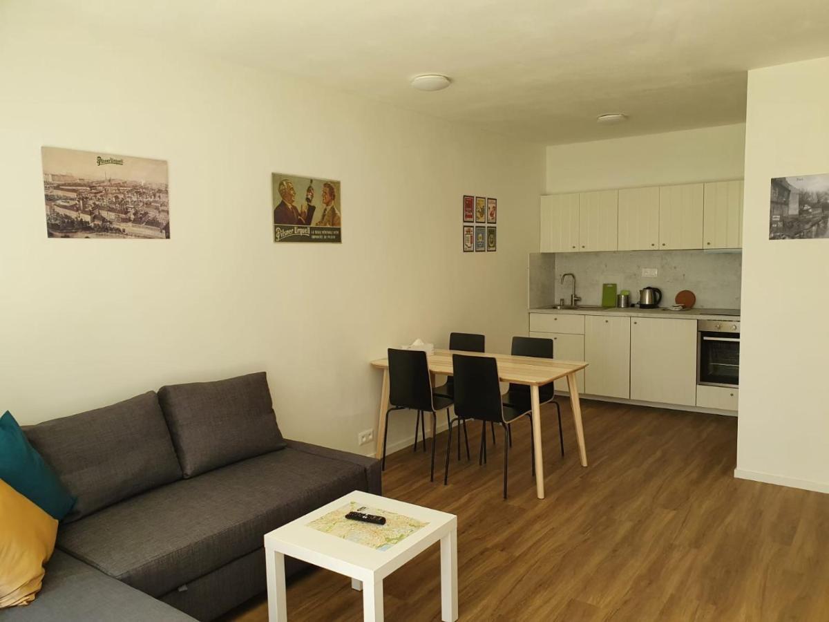 Stylish Apartment With Terrace And Garage In The City Center Пльзень Экстерьер фото
